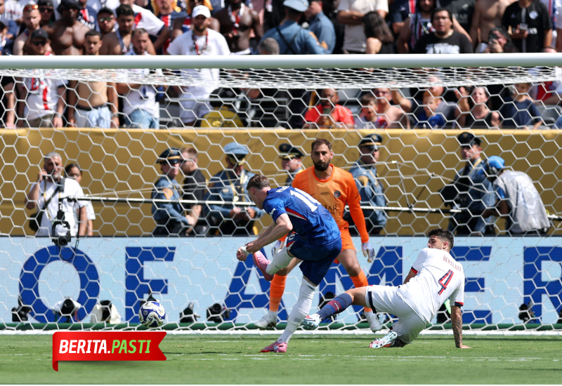 Cole palmer tampil mengila di partai final dengan mencetak dua gol dan satu assist
