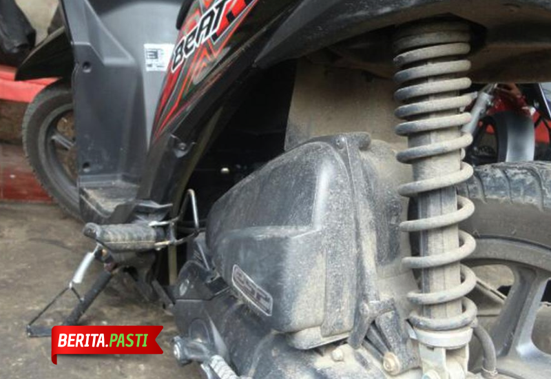 Nampak suspensi sudah mulai berkarat karena jarang terawat